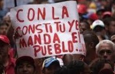 Venezuela, le magliette rosse occupano la scena