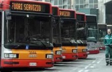 Gli scioperi nel trasporto pubblico pagano: frenata su privatizzazioni e tagli ai diritti dei lavoratori