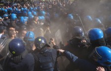 Manganellate di cittadinanza. Salvini e Di Maio fanno il bis di sicurezza