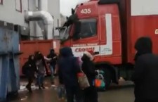 Yoox, “un camion ha cercato di investire le scioperanti”