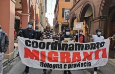 Bologna – Presidio contro i rimborsi astronomici chiesti ai richiedenti asilo