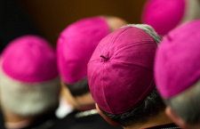 I vescovi italiani scelgono la reticenza davanti allo scandalo degli abusi