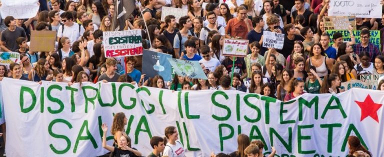 A Venaria è iniziato il G7 per l’ambiente: proteste e cortei in città e Val di Susa