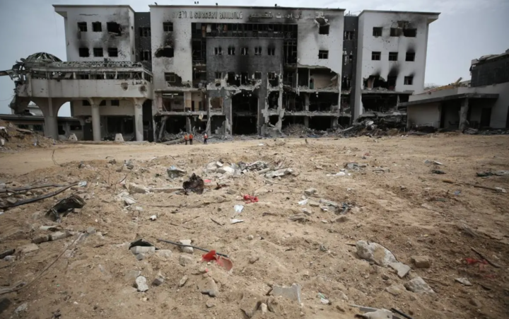 Oltre 520 corpi rinvenuti in 7 fosse comuni nei dintorni di ospedali a Gaza
