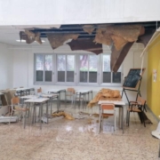 WhatsApp_Image_2023-06-01_at_14.37.02-1685623040901.jpeg-taranto__la_pioggia_fa_crollare_un_solaio_in_una_scuola_media_al_quartiere_paolo_vi__nessun_ferito