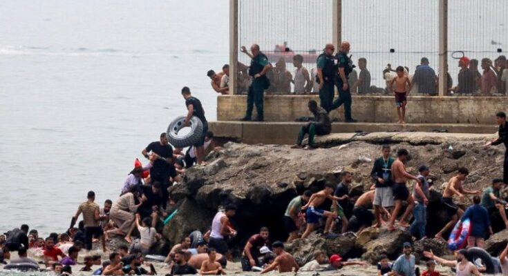 Ceuta, la guerra delle frontiere. Michela Arricale e Stefano De Angelis su DignitàTV