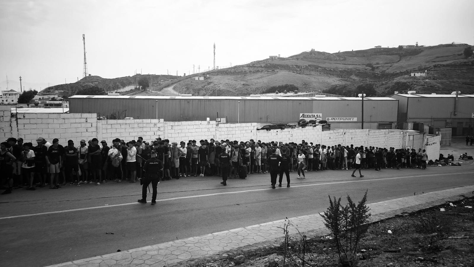 Fuori dai riflettori, a Ceuta continuano le violenze