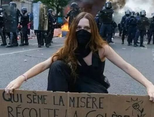 Di fronte all’«ansia smisurata» dei giovani, il potere sceglie ancora una volta la repressione